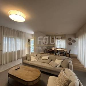 Istra, Višnjan, moderna kamena vila s bazenom