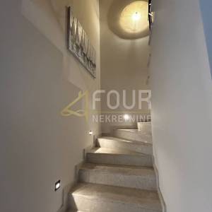 Istra, Višnjan, moderna kamena vila s bazenom