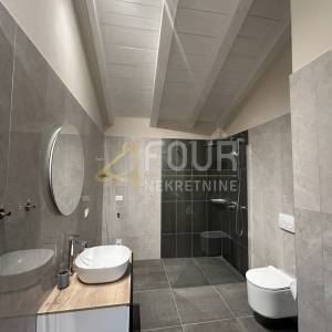 Istra, Višnjan, moderna kamena vila s bazenom