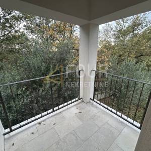 Istra, Višnjan, moderna kamena vila s bazenom