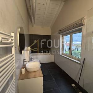 Istra, Višnjan, moderna kamena vila s bazenom