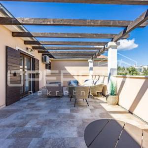 Istra, Vodnjan okolica, prekrasna vila sa šest spavaćih, bazen, grijanje, garaža