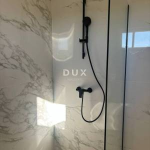 ISTRA, ŽMINJ - Nova mediteranska kuća s pogledom na vinograd u privatnom kompleksu!