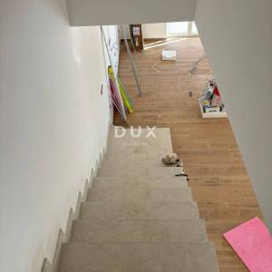 ISTRA, ŽMINJ - Nova mediteranska kuća s pogledom na vinograd u privatnom kompleksu!