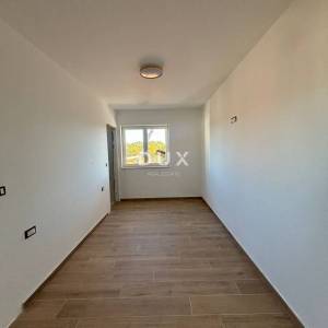 ISTRA, ŽMINJ - Nova mediteranska kuća s pogledom na vinograd u privatnom kompleksu!