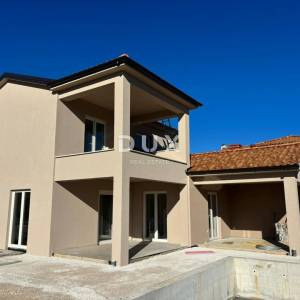 ISTRA, ŽMINJ - Nova mediteranska kuća s pogledom na vinograd u privatnom kompleksu!