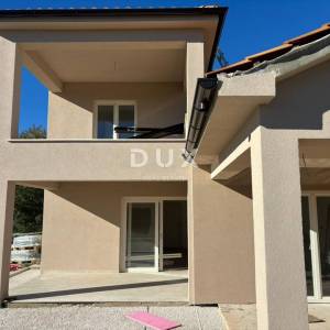 ISTRA, ŽMINJ - Nova mediteranska kuća s pogledom na vinograd u privatnom kompleksu!