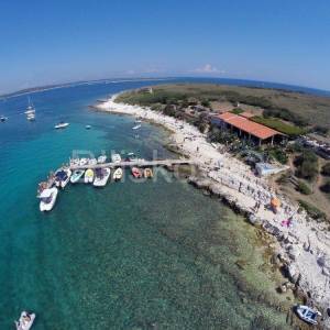 Istra,Medulinski zaljev,otok u prodaji.