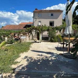 Istraska kamena kuća s  pogledom na more – Medulin, Vinkuran