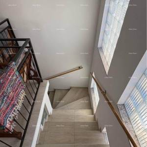 Izvrsna prilika! Prodaja kuće u centru Medulina! Pogled na more!