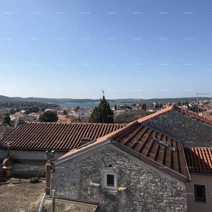 Izvrsna prilika! Prodaja kuće u centru Medulina! Pogled na more!