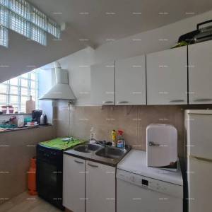 Izvrsna prilika! Prodaja renovirane kuće u centru Medulina! Pogled na more!