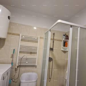 Izvrsna prilika! Prodaja renovirane kuće u centru Medulina! Pogled na more!