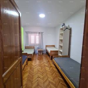 Izvrsna prilika! Prodaja renovirane kuće u centru Medulina! Pogled na more!