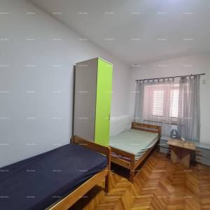 Izvrsna prilika! Prodaja renovirane kuće u centru Medulina! Pogled na more!