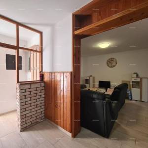 Izvrsna prilika! Prodaja renovirane kuće u centru Medulina! Pogled na more!