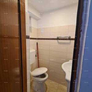 Izvrsna prilika! Prodaja renovirane kuće u centru Medulina! Pogled na more!