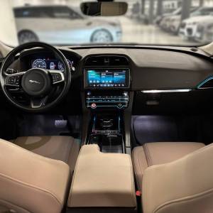 Jaguar F-Pace PRESTIGE 2.0D 180HP AWD A8