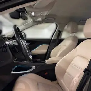 Jaguar F-Pace PRESTIGE 2.0D 180HP AWD A8