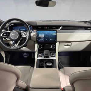 Jaguar F-Pace SVR 5.0 550 AWD A8