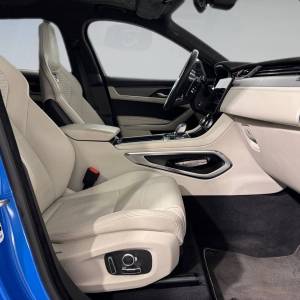 Jaguar F-Pace SVR 5.0 550 AWD A8