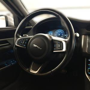 Jaguar XF PRESTIGE 2.0D 180 AWD