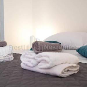 JAZINE, STAN 86m2 + 141m2 OKUĆNICE, UHODAN U TURIZMU, TOP LOKACIJA