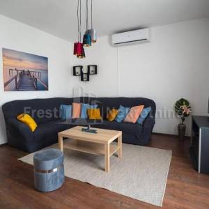 JAZINE, STAN 86m2 + 141m2 OKUĆNICE, UHODAN U TURIZMU, TOP LOKACIJA