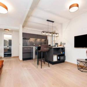 Jednosoban stan na 1.katu i soba s kupatilom u prizemlju s zajedničkom terasom