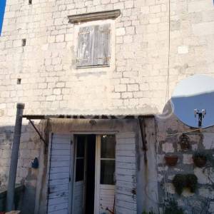 K. Novi, kamena kuća za renovaciju