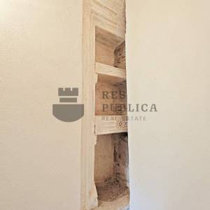 KAMENA KUĆA NA PELJEŠCU