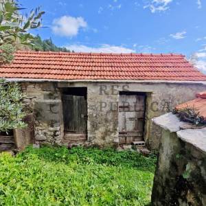 KAMENA KUĆA NA PELJEŠCU