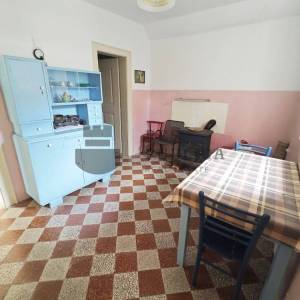 KAMENA KUĆA NA PELJEŠCU