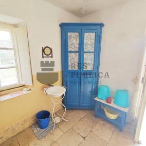 KAMENA KUĆA NA PELJEŠCU