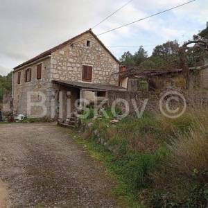 Kamena kuća s 5 manjih objekta u Dolu, Hvar, prodaja