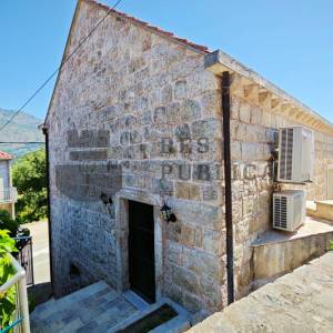 KAMENA KUĆA U KONAVLIMA