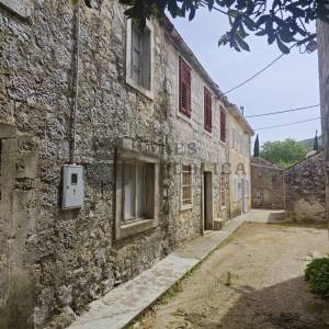 KAMENA KUĆA U NIZU - ŽUPANJE SELO -  PELJEŠAC