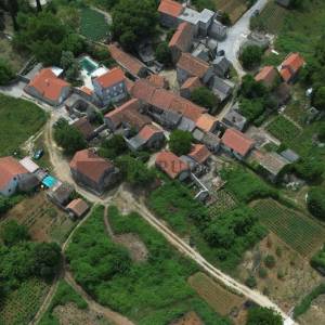 KAMENA KUĆA U NIZU - ŽUPANJE SELO -  PELJEŠAC