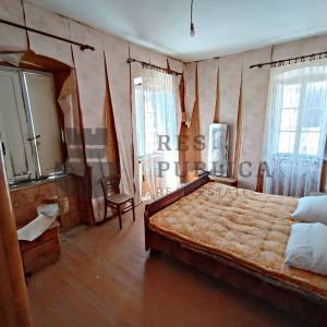 KAMENA KUĆA U SRCU PELJEŠCA - CIJENA NA UPIT