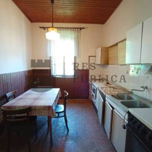 KAMENA KUĆA U SRCU PELJEŠCA - CIJENA NA UPIT