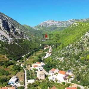 KAMENA KUĆA U TRSTENIKU