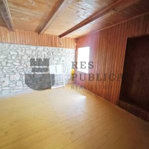 KAMENA KUĆA U TRSTENIKU