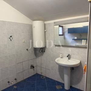 Kantrida - Šarmantna prizemnica s velikom okućnicom