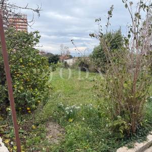 Kantrida - Šarmantna prizemnica s velikom okućnicom