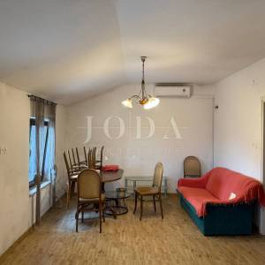 Kantrida - Šarmantna prizemnica s velikom okućnicom