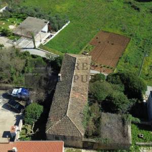 KAPETANSKA KUĆA SA VRTOM I DODATNIM OBJEKTOM