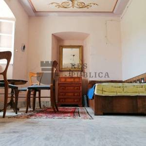 KAPETANSKA KUĆA SA VRTOM I DODATNIM OBJEKTOM