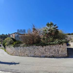 KAPETANSKA KUĆA SA VRTOM I DODATNIM OBJEKTOM