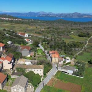 KAPETANSKA KUĆA SA VRTOM I DODATNIM OBJEKTOM