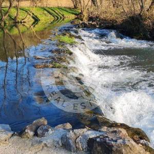 Karlovac, prekrasan Ranč  na 6000 m2 na Slapu , dvije Kuće, i objekt sa  4 Apartmana